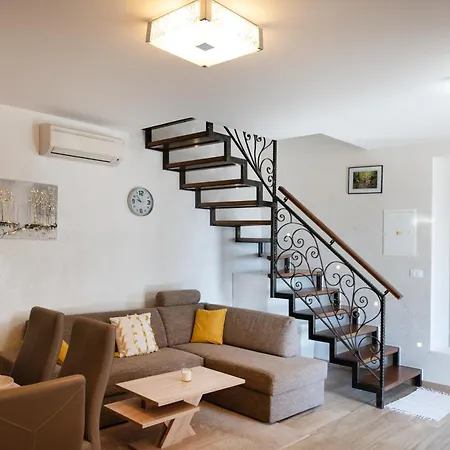 Truffle House Karlic *