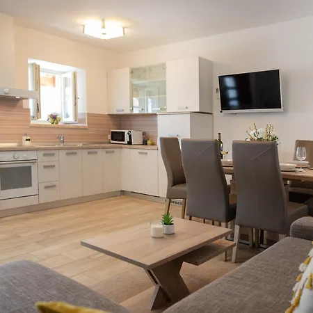 Truffle House Karlic * Buzet