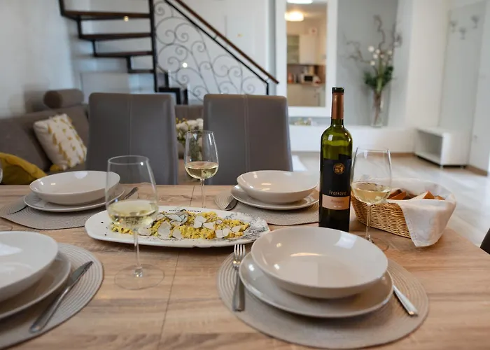 Truffle House Karlic アパート ブゼト