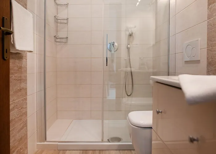 Truffle House Karlic ブゼト