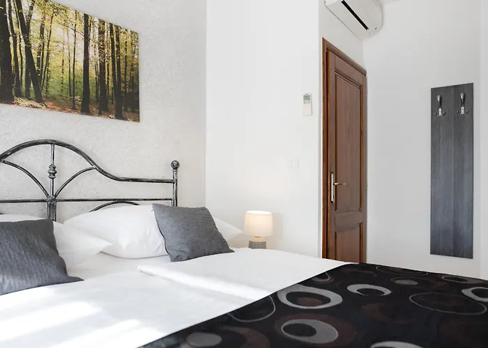 Truffle House Karlic ブゼト